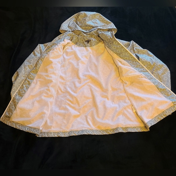 Green Patterned Zip Up Rain Jacket - Picture 4 of 4